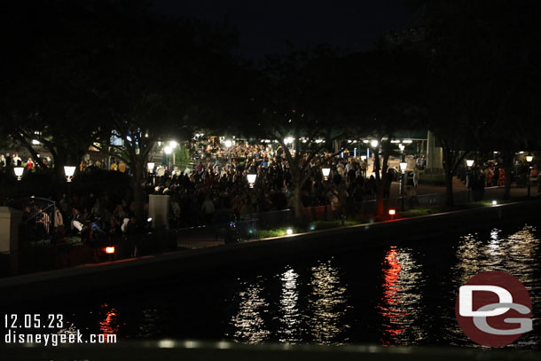 10:00 - Looking back at the mob of guests exiting behind me still.