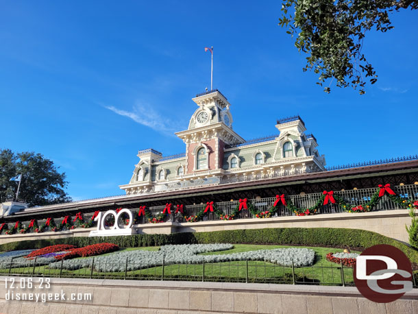 3:59pm - Inside the Magic Kingdom with no delays.