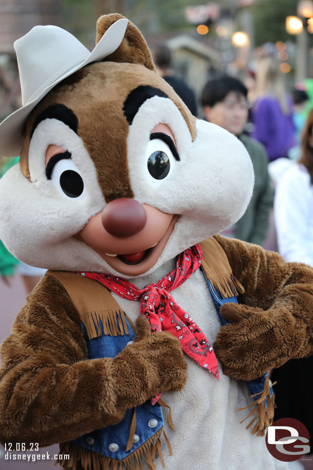 Dale stopped for a picture as we crossed paths in Frontierland