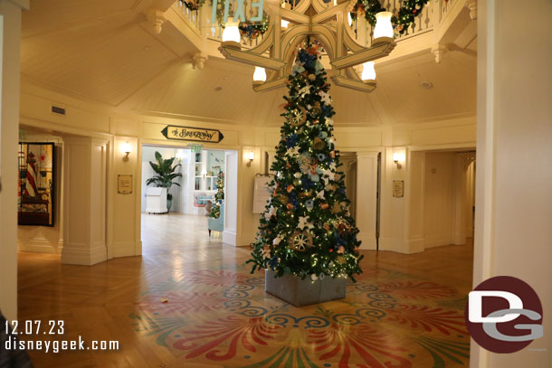 The lobby area of the Beach Club Villas