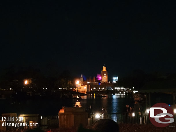 The Ratatouille showbuilding lights backstage are a bit distracting next to Morocco