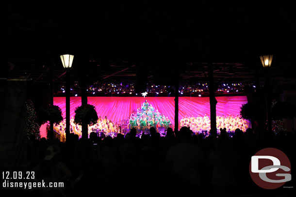 Candlelight Processional with Guest Narrator Marlee Matlin at EPCOT