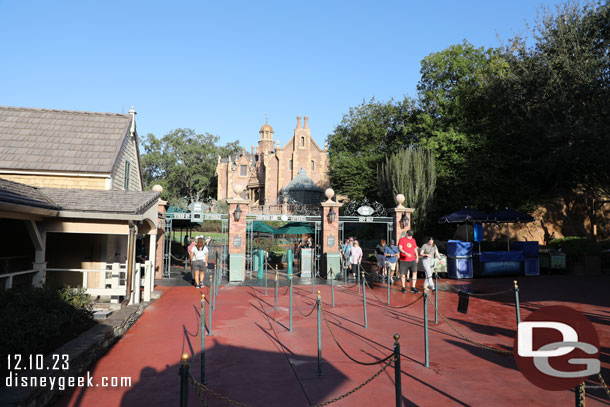 8:41am - Posted 13 minute wait for the Haunted Mansion