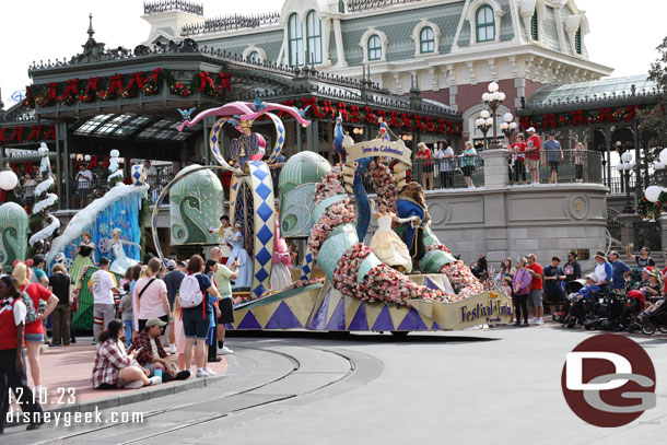 Made it to Town Square and across the parade route before the first float reached that point