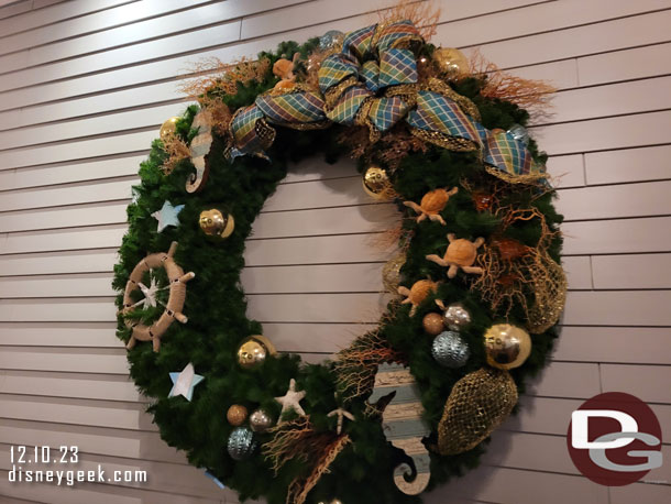 A wreath by the pool