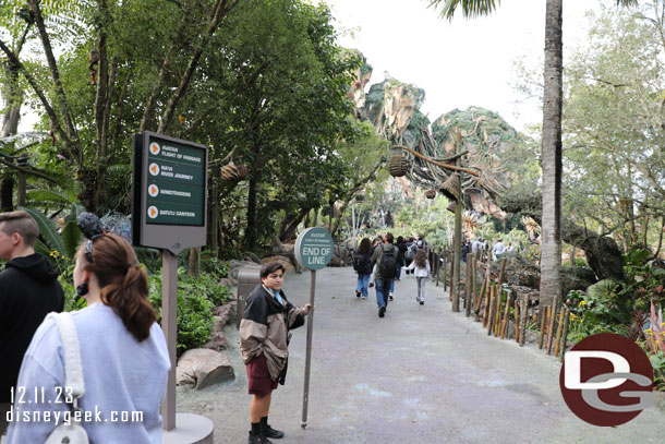 It was early entry time still so we stopped by Pandora on the way to the Safari