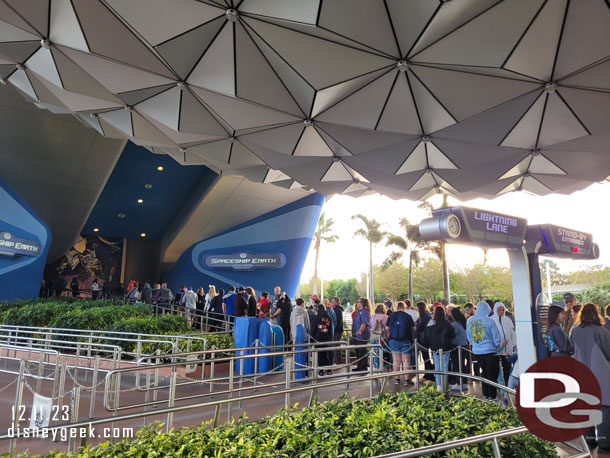 4:38pm - Spaceship Earth was showing a 10 minute wait but was paused as we got in line.