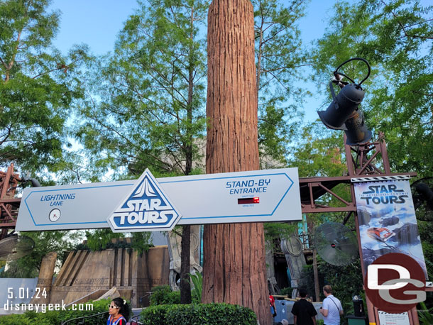 7:23pm - Star Tours had a posted 5 minute wait so decided to go for a flight.