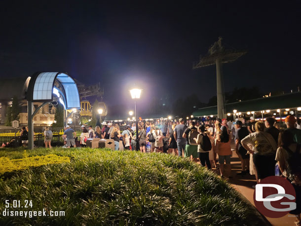 9:21pm - Joined the queue for the Disney Skyliner.