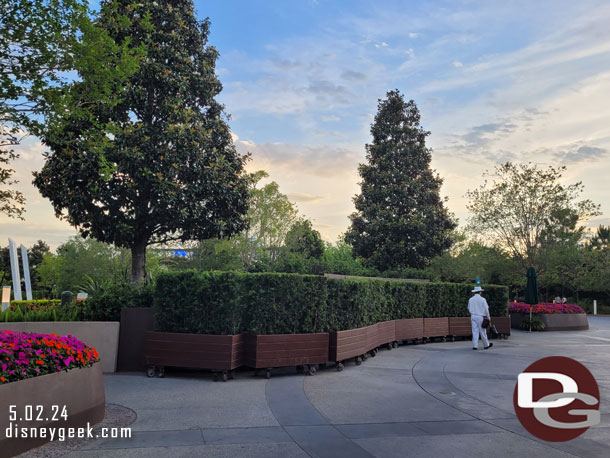 Hedges still blocking the wall on the back side of Dreamers Point