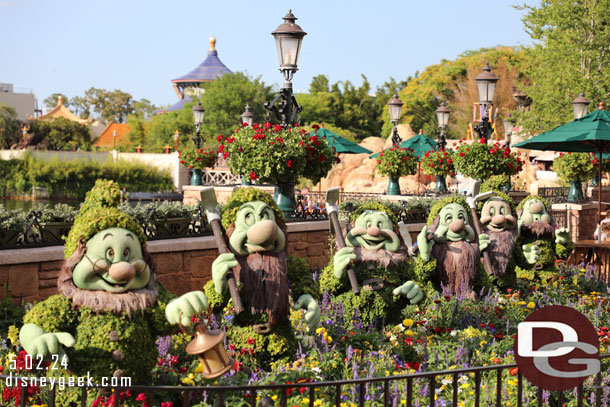 Six dwarf topiaries