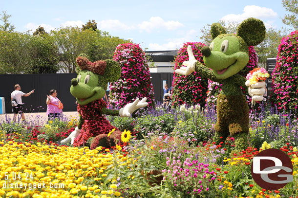 Mickey Mouse and Minnie Mouse topiary