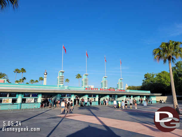 7:45am - No wait at security.  So we had a while until the 8:30 resort guest early entry was to begin. 