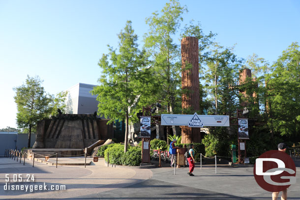 No one was stopping to queue up for Star Tours