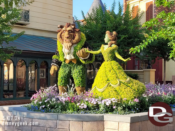 Beauty and the Beast topiaries