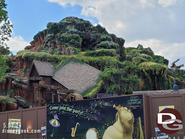 3:01pm - Found a spot for the Festival of Fantasy just as it was stepping off with Tiana's Bayou Adventure in the background.