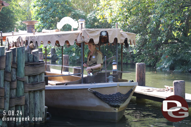 9:22am - Boarding the next boat