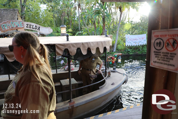 4:26pm - Boarding a boat finally.  So it was 65 minutes instead of 45 minutes and it felt even longer.