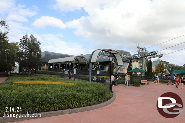 2:47pm - Passing by the Skyliner on my way back to the Beach Club.