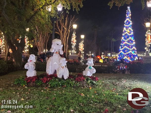 Christmas decorations around Echo Lake