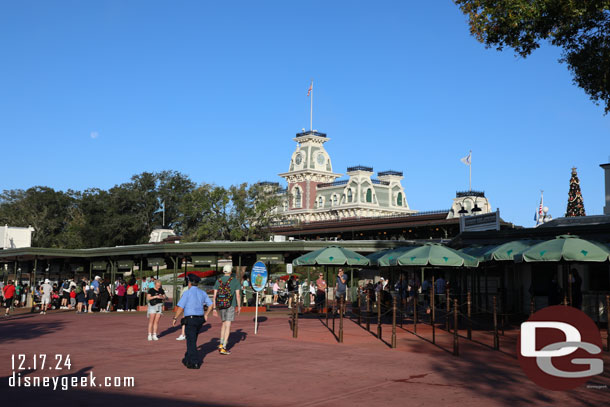 8:29am - Minimal waits to enter the park, but I am heading to the Monorail.