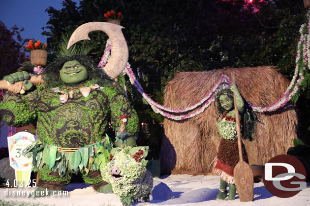 The Moana toparies had a spot light on them.