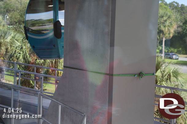Straps on some of the columns at the turn station